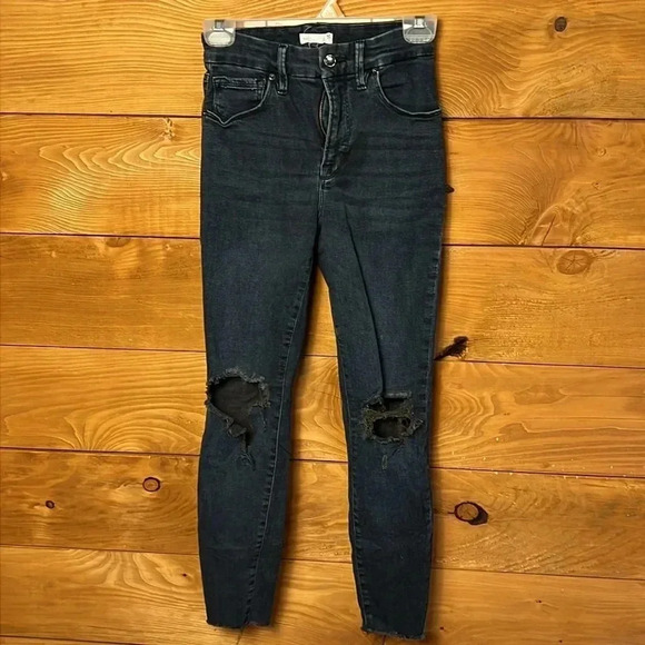 Good American Womens distressed black denim jeans 4/27 streetwear Y2K frayed hem - Picture 7 of 9